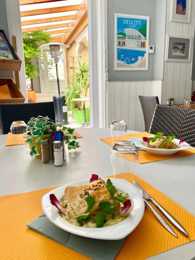 Les Voyageurs Hotell Charols Exteriör bild